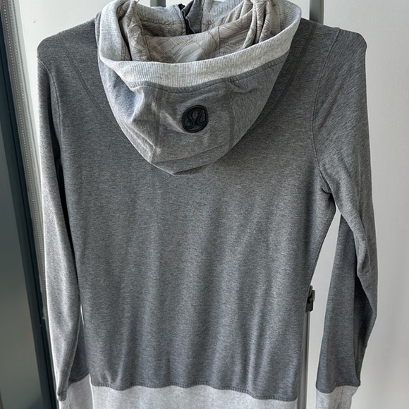 Size 10 Lululemon Live Simply Zip Up Hoodie Jacket - Picture 6 of 9